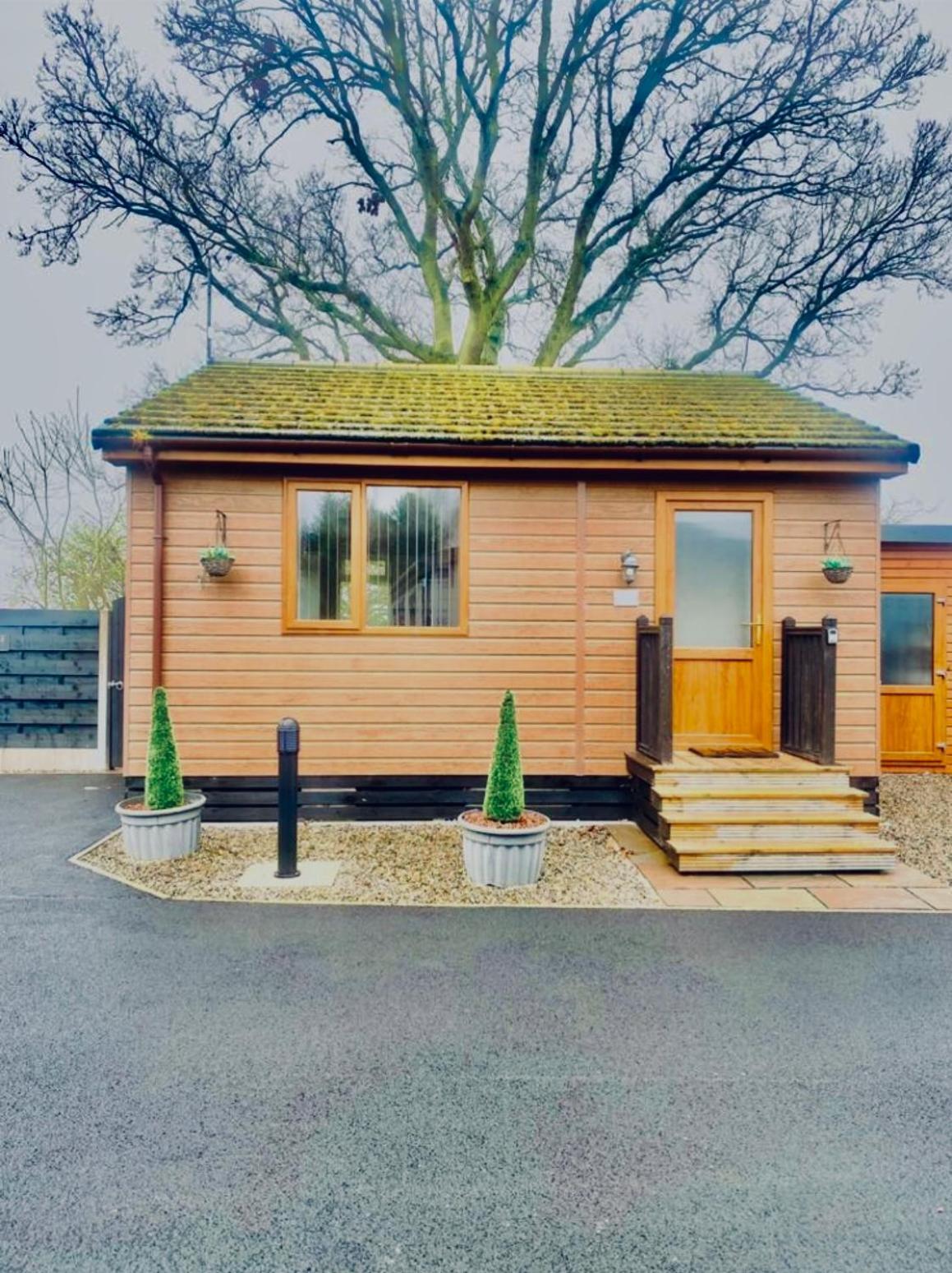 Cherry Cabin With Hot Tub York Luaran gambar